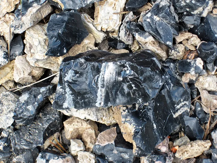 Obsidian raw specimen 6